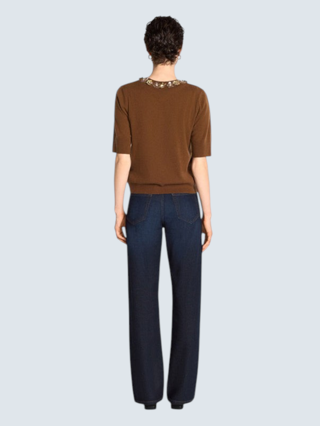 Жіночий коричневий кардиган oui-ua.store з короткими рукавами та декоративною оздобою на горловині, вигляд зі спини