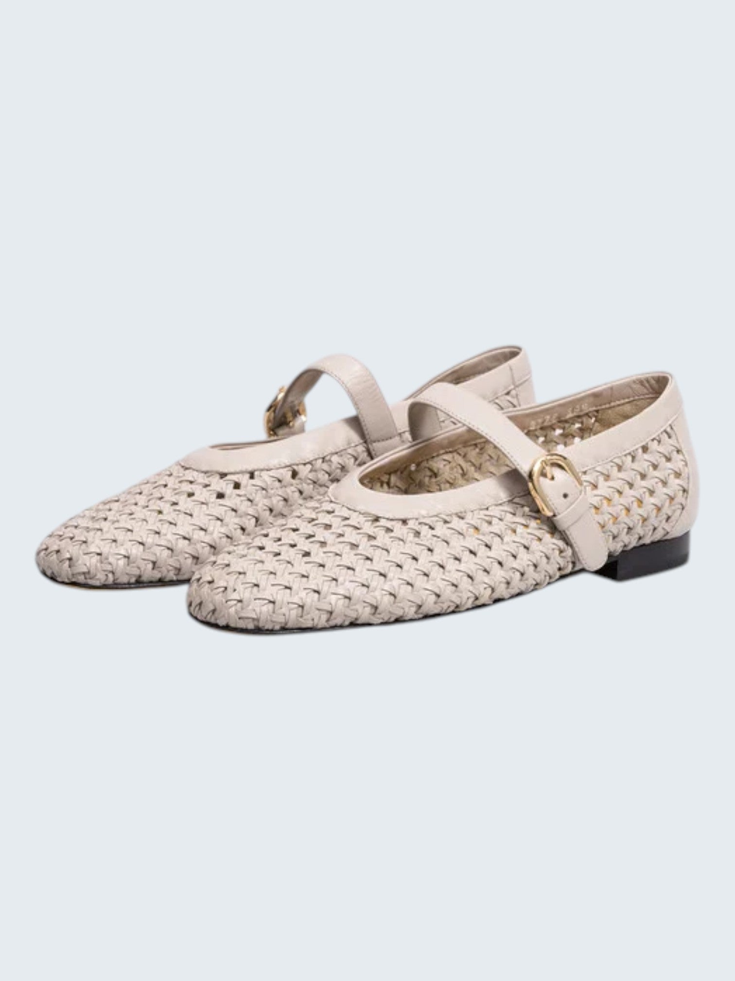 oui-ua.store beige woven leather ballet flats with adjustable strap and buckle, 1.5cm heel.